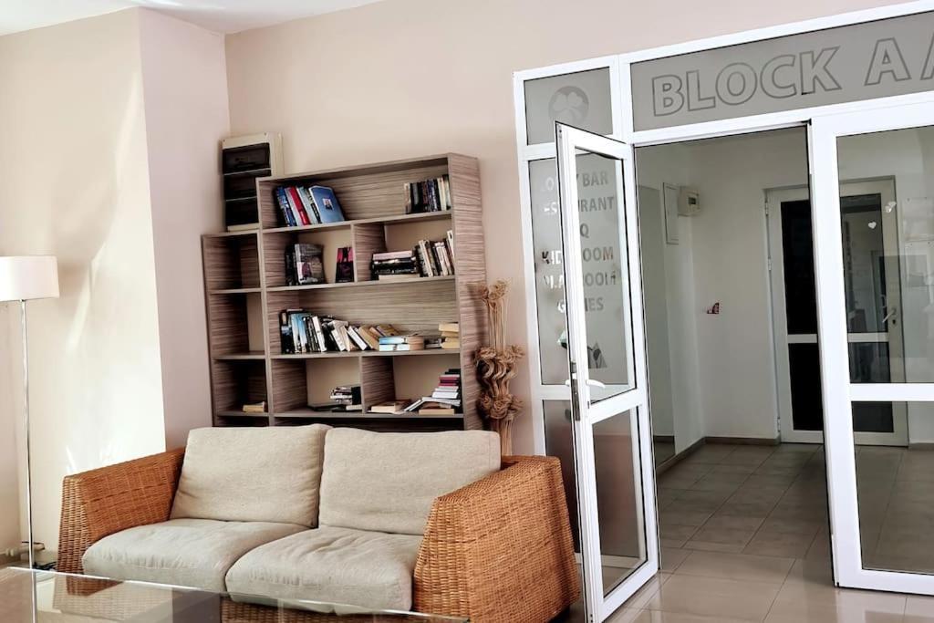 Уютен Апартамент Близо До Морето Igroeg Burgas Ngoại thất bức ảnh