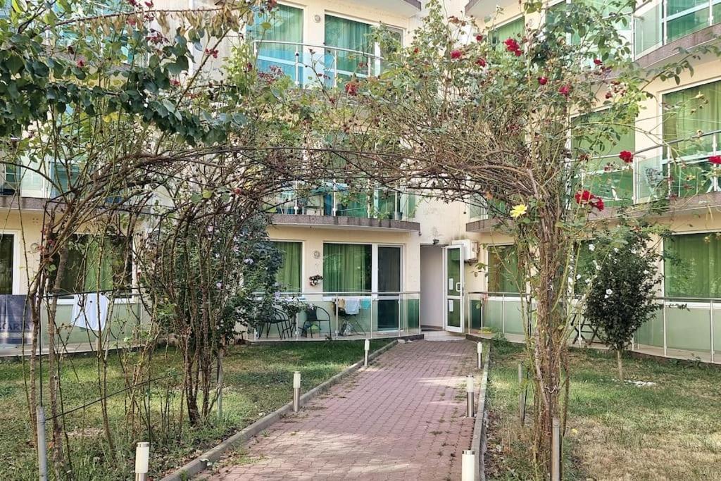 Уютен Апартамент Близо До Морето Igroeg Burgas Ngoại thất bức ảnh